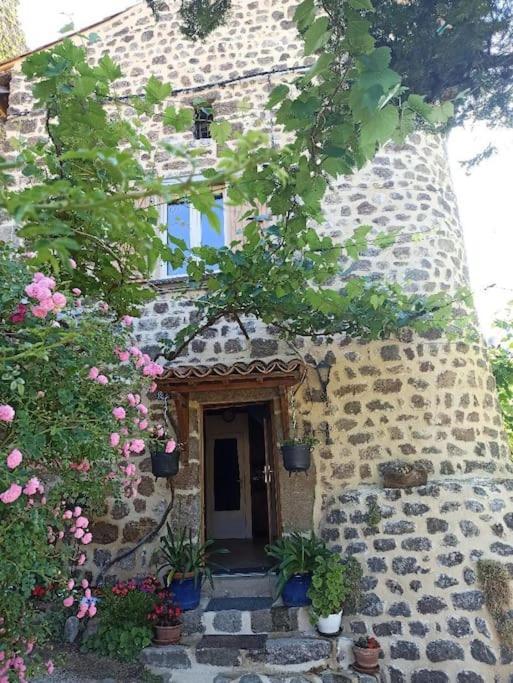 Gite Le Rocher Du Chateau De Retourtour Lamastre Bagian luar foto