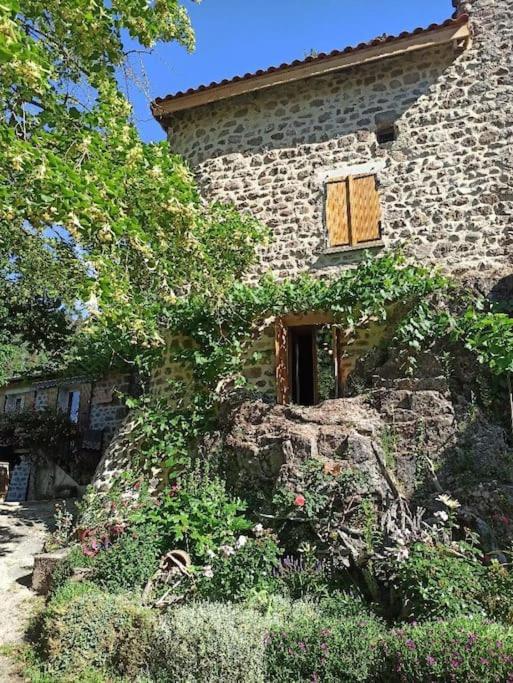 Gite Le Rocher Du Chateau De Retourtour Lamastre Bagian luar foto