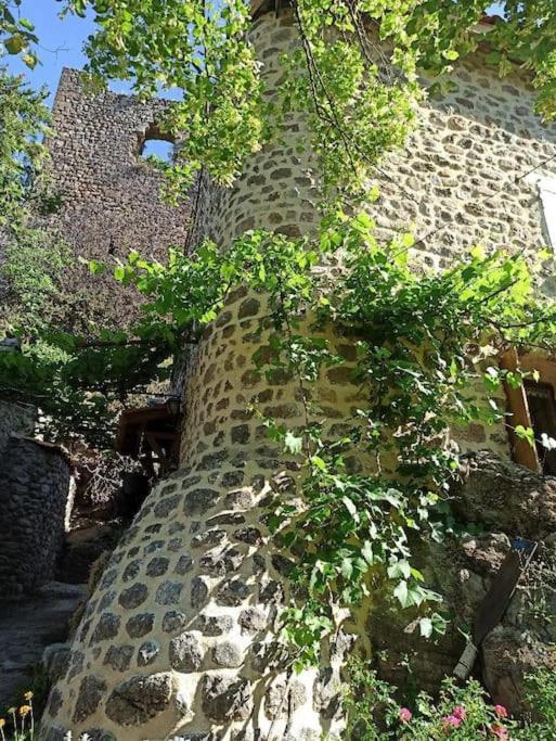 Gite Le Rocher Du Chateau De Retourtour Lamastre Bagian luar foto